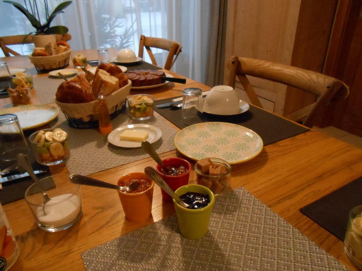 Les Grands Pres Bed & Breakfast Geney Ngoại thất bức ảnh